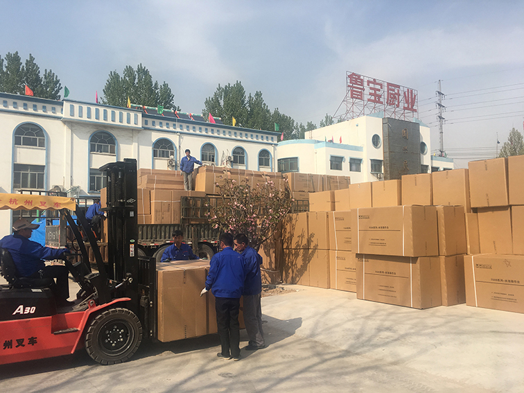 连续战斗，抓住产销两旺大好形势